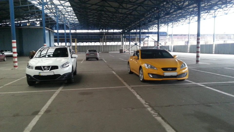 Hyundai Genesis Coupe турбо геша жовтуватий 2