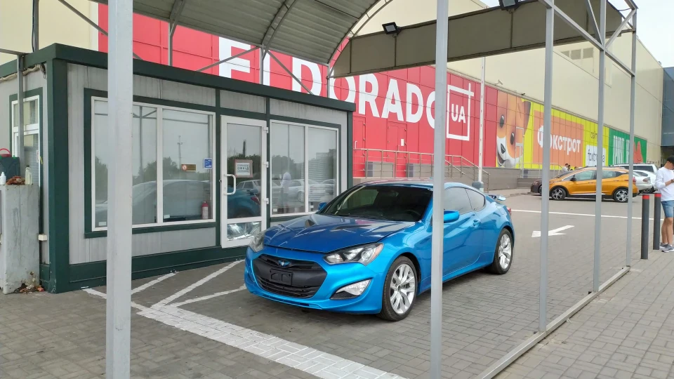 Hyundai Genesis Coupe ЖІНКА 2