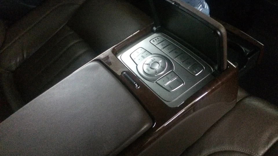 Hyundai Genesis 2