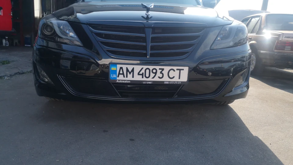 Hyundai Genesis 5,0 л -430 black bullet 2