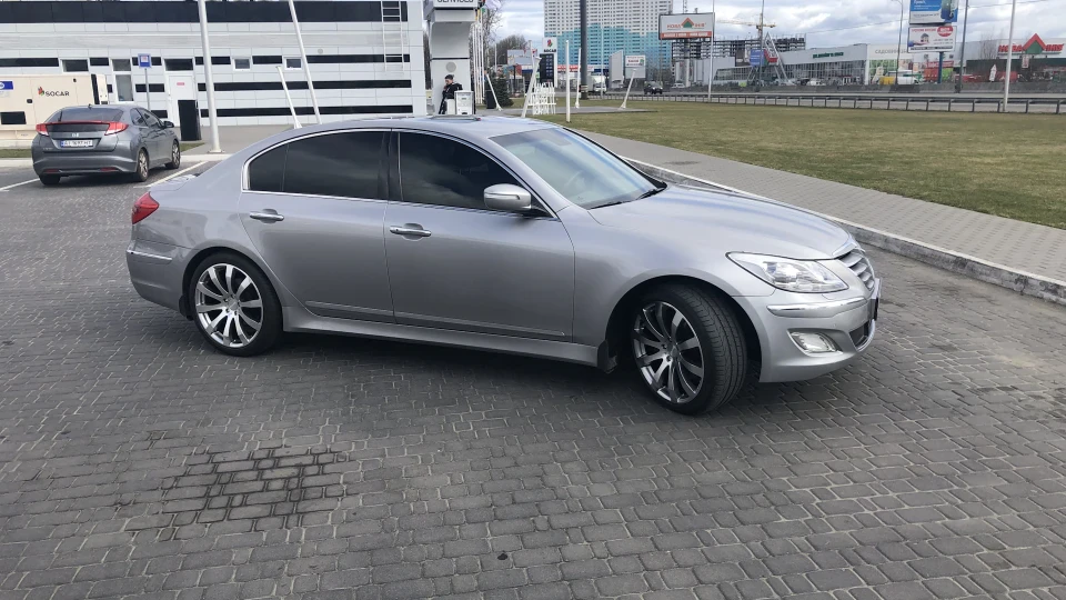 Hyundai Genesis Автомобіль був вогонь 4