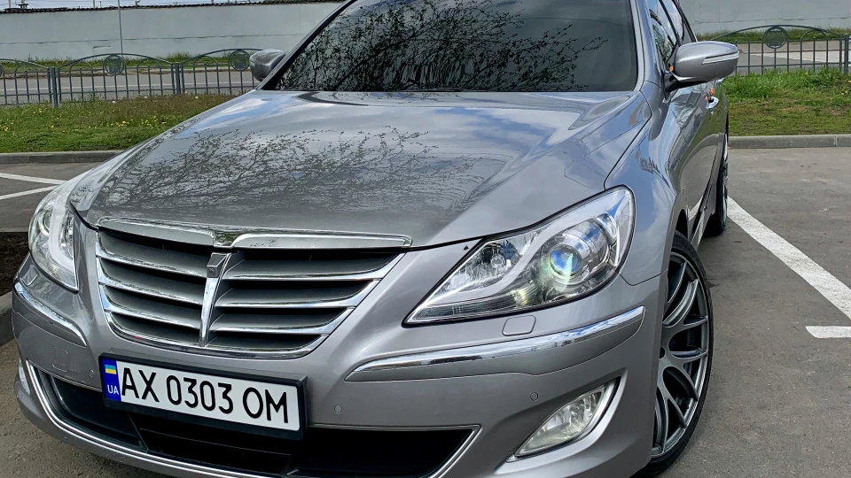 Hyundai Genesis _Сірий Кардинал_ 2