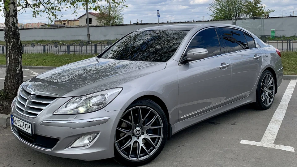 Hyundai Genesis _Сірий Кардинал_ 3