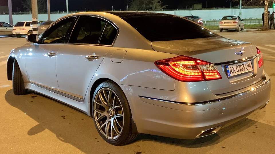 Hyundai Genesis _Сірий Кардинал_ 4