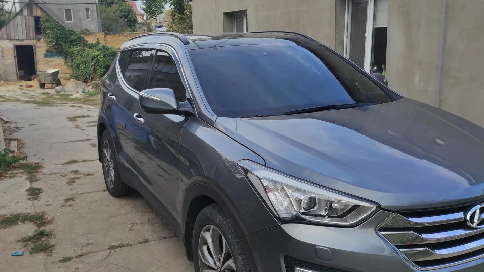 Hyundai Grand Santa Fe 2
