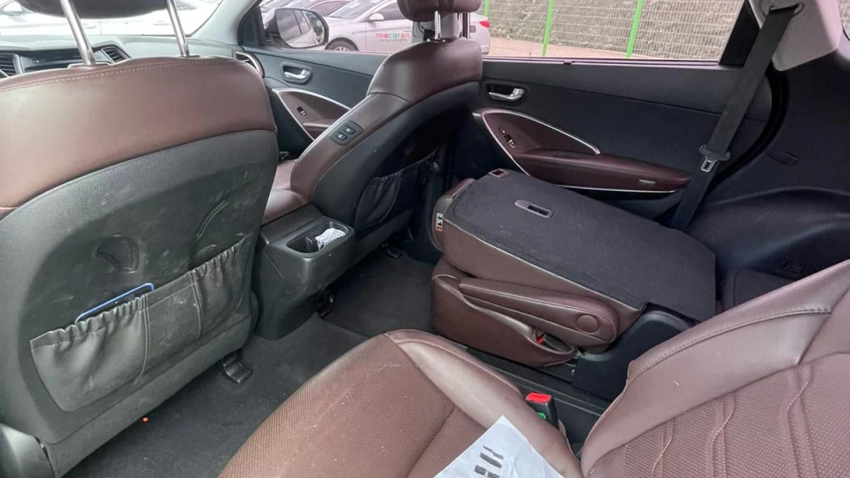Hyundai Grand Santa Fe 3
