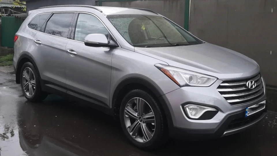 Hyundai Grand Santa Fe V6 3.3 GDI 2