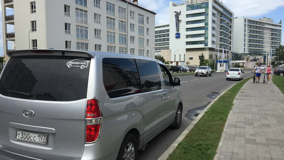 Hyundai Grand Starex Сірий 2