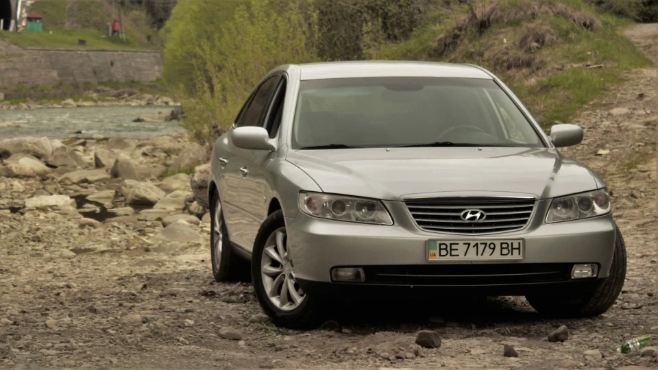 Hyundai Grandeur Azera 2