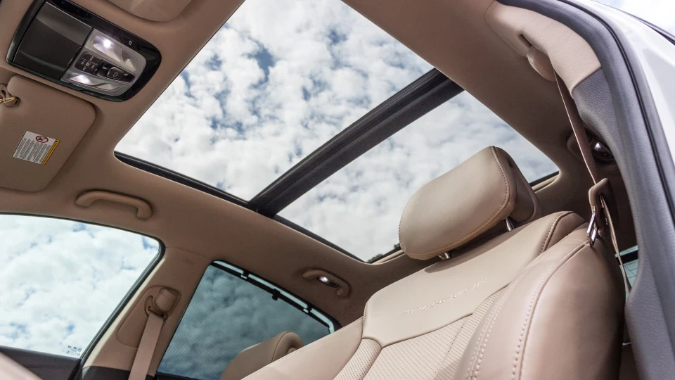 Hyundai Grandeur Rusttere RT1 R20 2