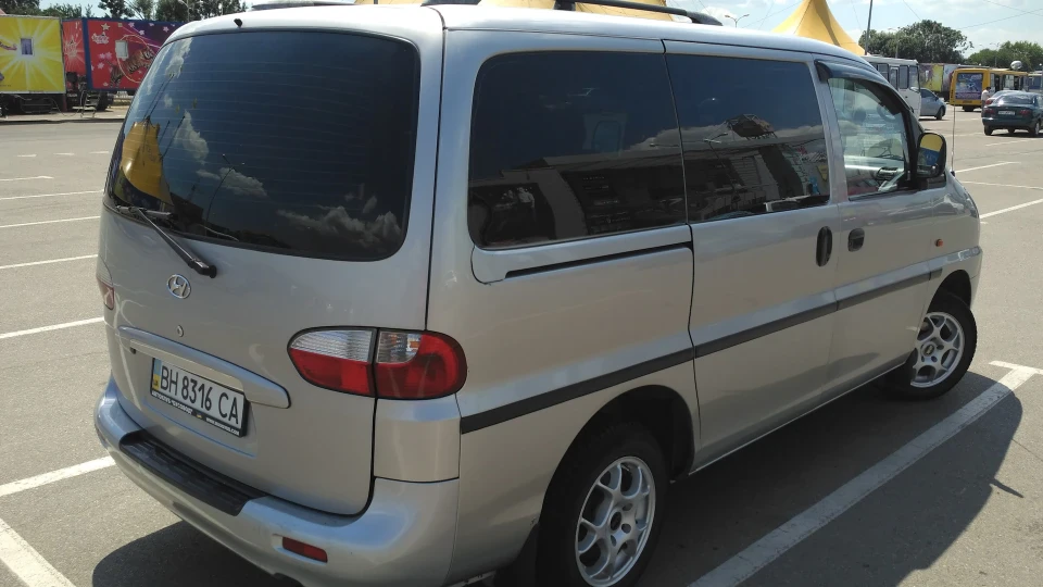 Hyundai H-1