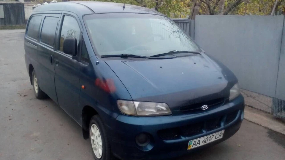 Hyundai H-1 2