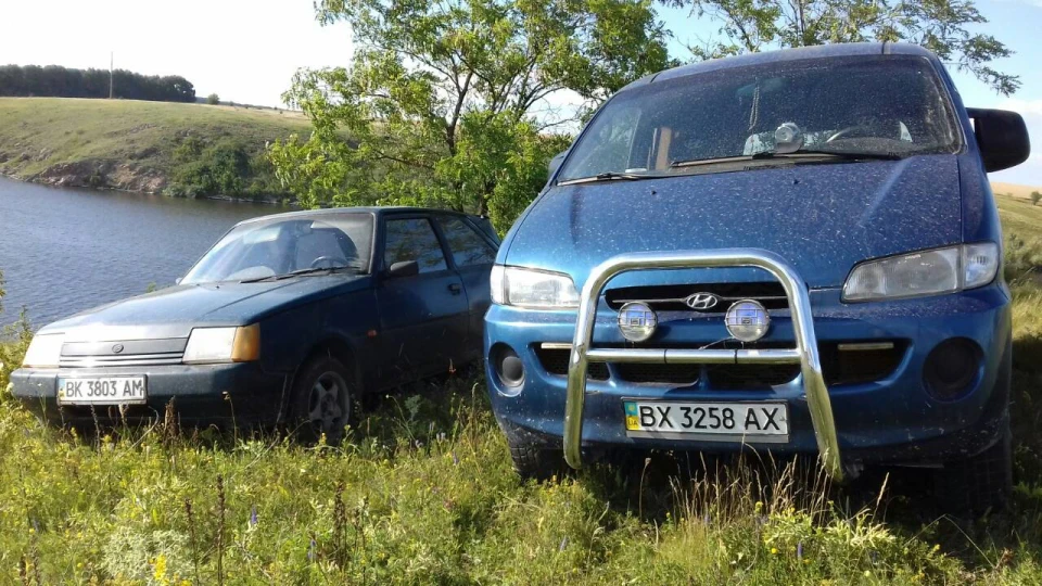 Hyundai H-1 2