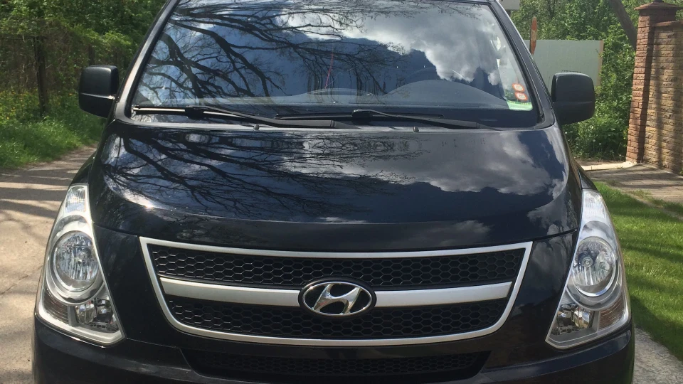 Hyundai H-1 3