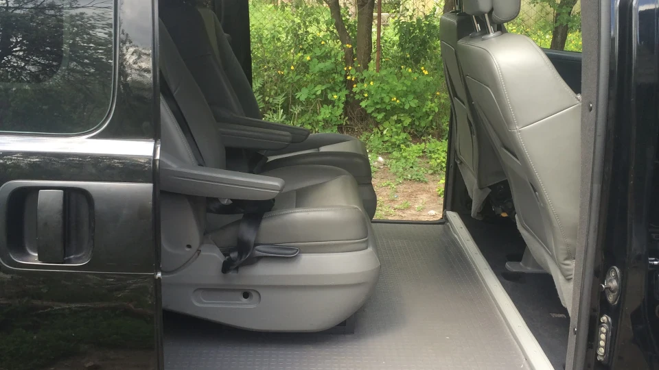 Hyundai H-1 4