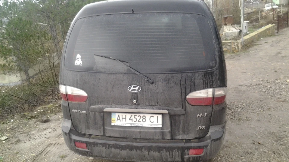 Hyundai H-1 2