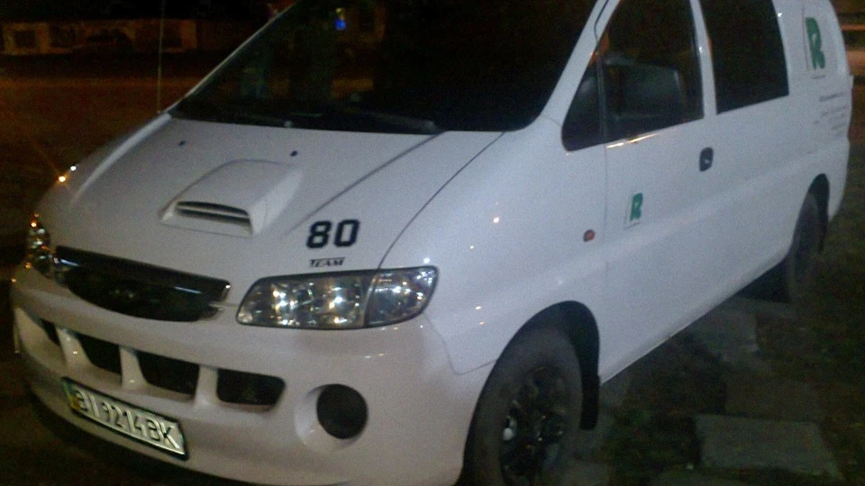 Hyundai H-1 2