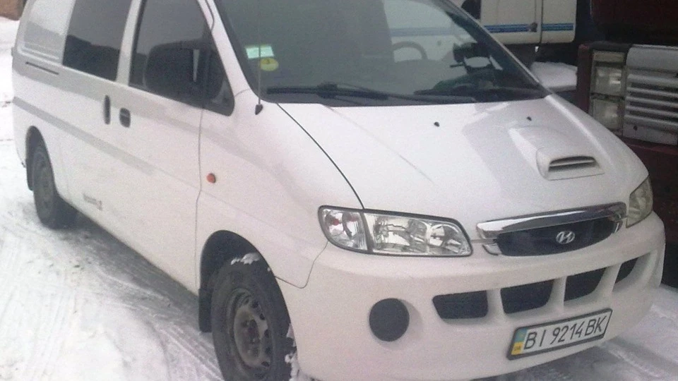 Hyundai H-1 3