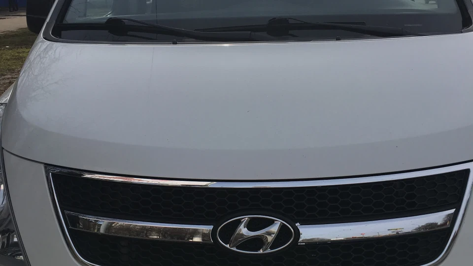 Hyundai H-1 2