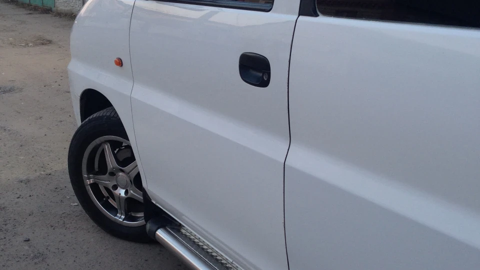 Hyundai H-1 3