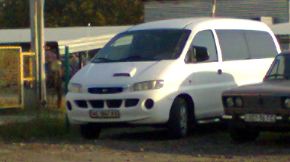 Hyundai H-1 2