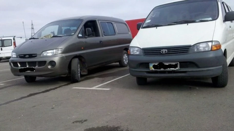 Hyundai H-1 2