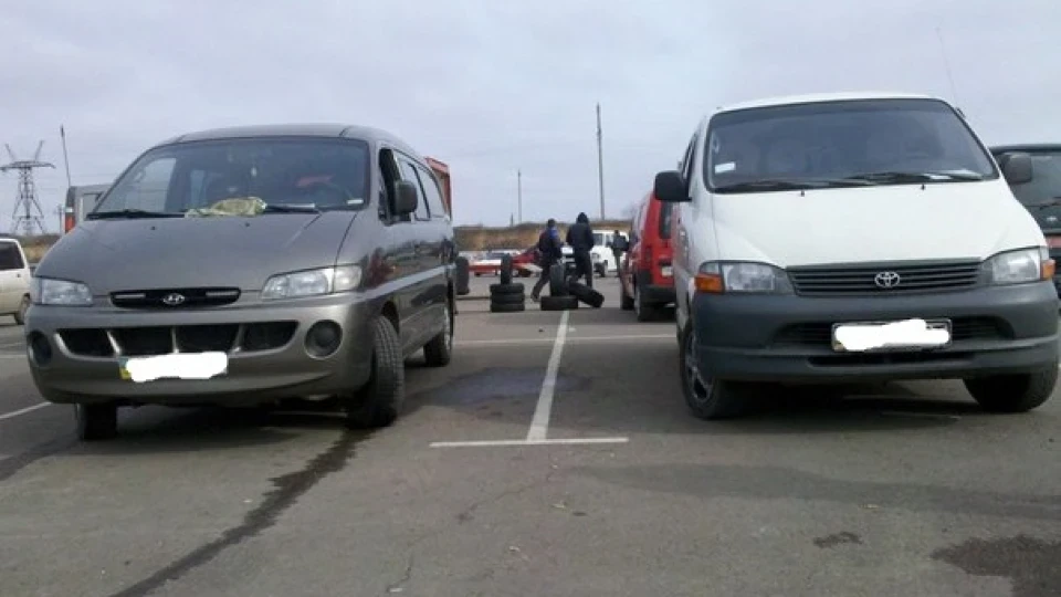 Hyundai H-1 4