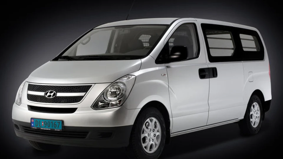 Hyundai H-1 2.5 CRDi 2