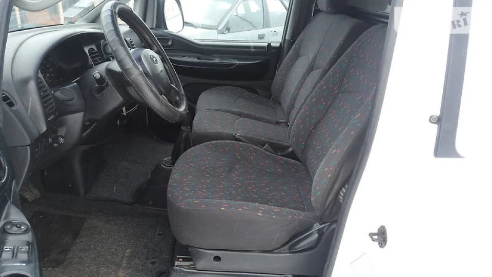 Hyundai H-1 2,5 турбодизель 3