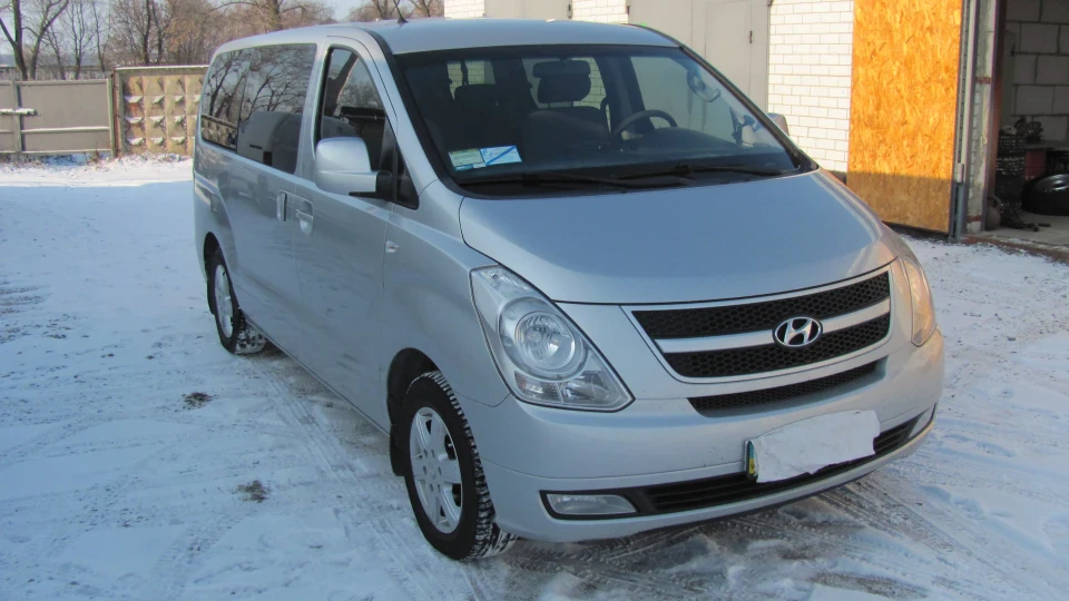 Hyundai H-1 Grand Starex 2