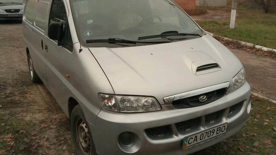 Hyundai H-1 MetaLLic 3