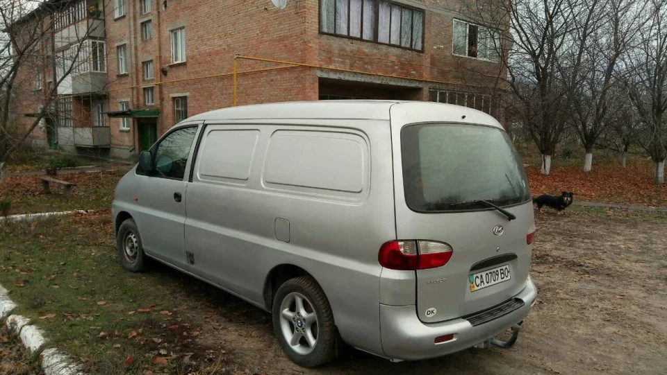 Hyundai H-1 MetaLLic 4