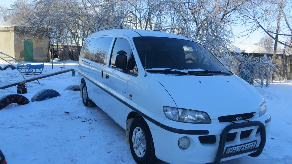 Hyundai H-1 Сімейний трамвай)))