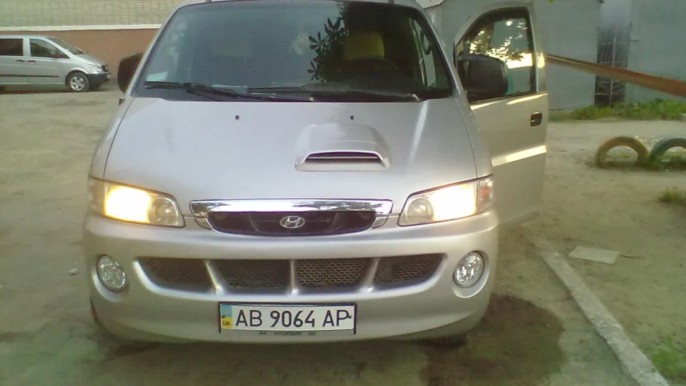 Hyundai H-1 Серій металік.Мотор 2.5 5