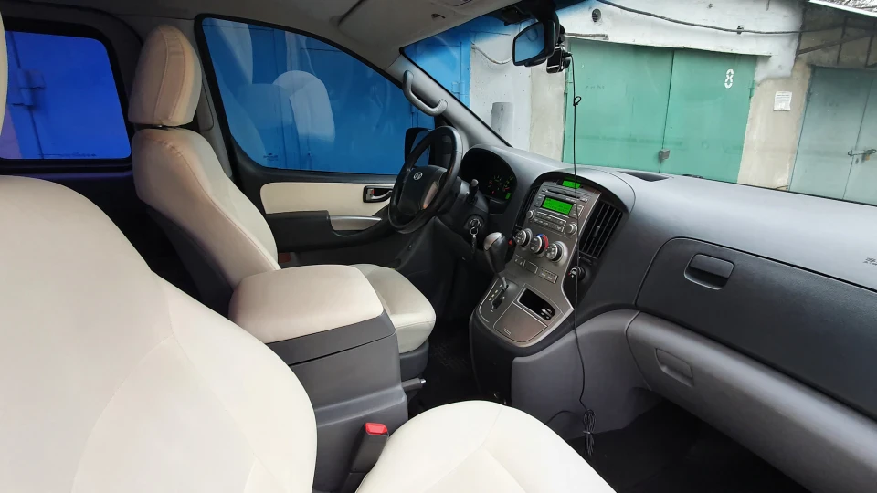 Hyundai H-1 TQ 2.5 CRDi 3