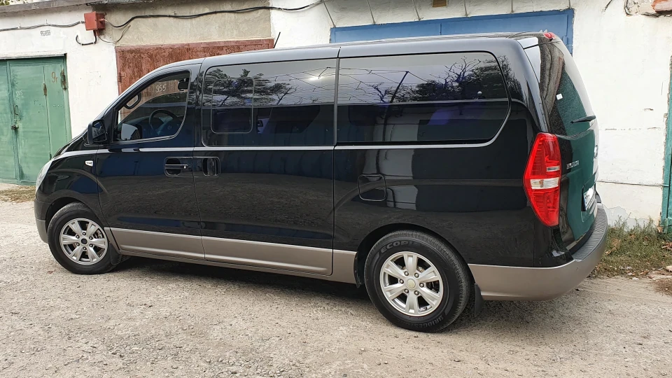 Hyundai H-1 TQ 2.5 CRDi 5