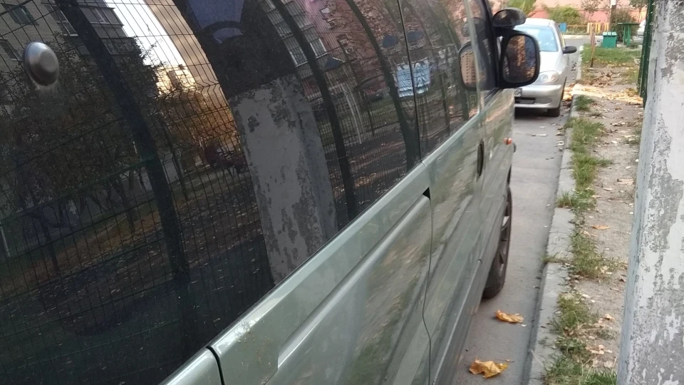 Hyundai H-1 Зелений баркас 3
