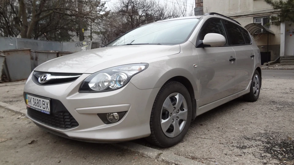 Hyundai i30 CW / Wagon 1.6 автомат 4 ст 2