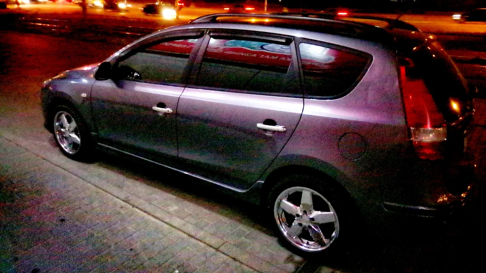 Hyundai i30 CW / Wagon 1,6 gray wagon 4