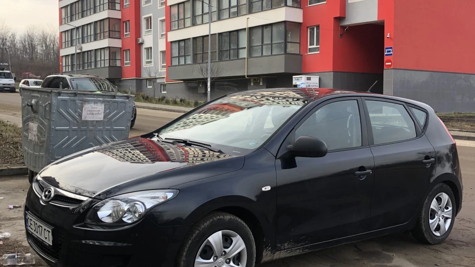Hyundai i30 1,4 чорна