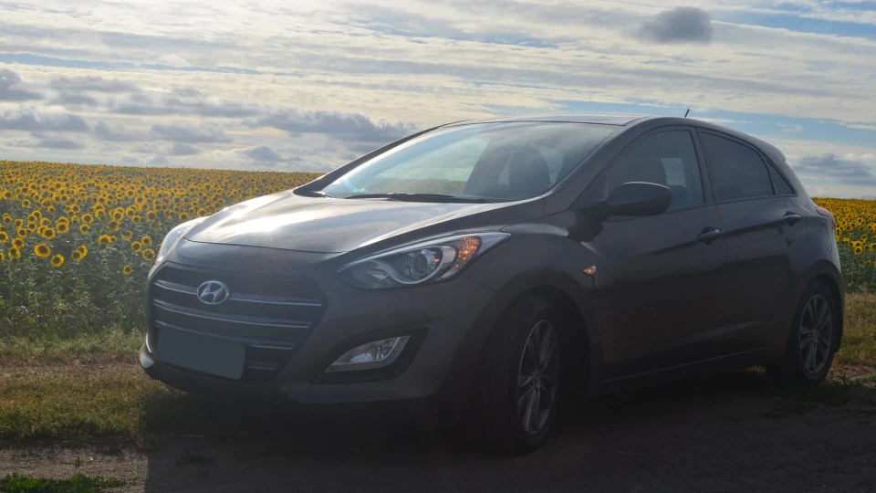 Hyundai i30 1.4 갈색 4