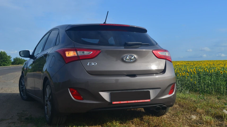 Hyundai i30 1.4 갈색 5
