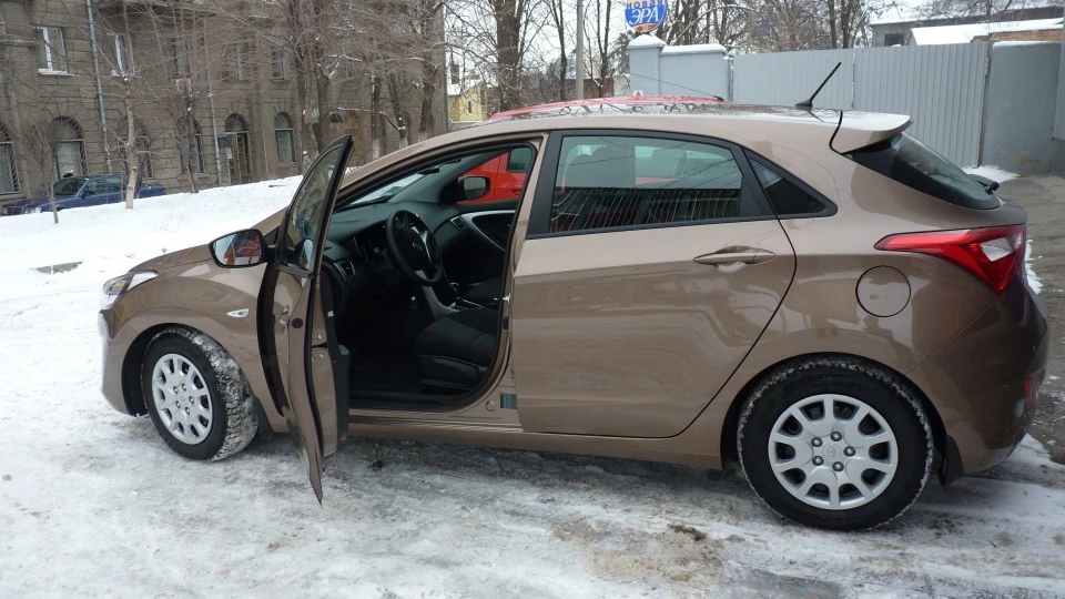 Hyundai i30 1.6 AT Бронзовий птах 4