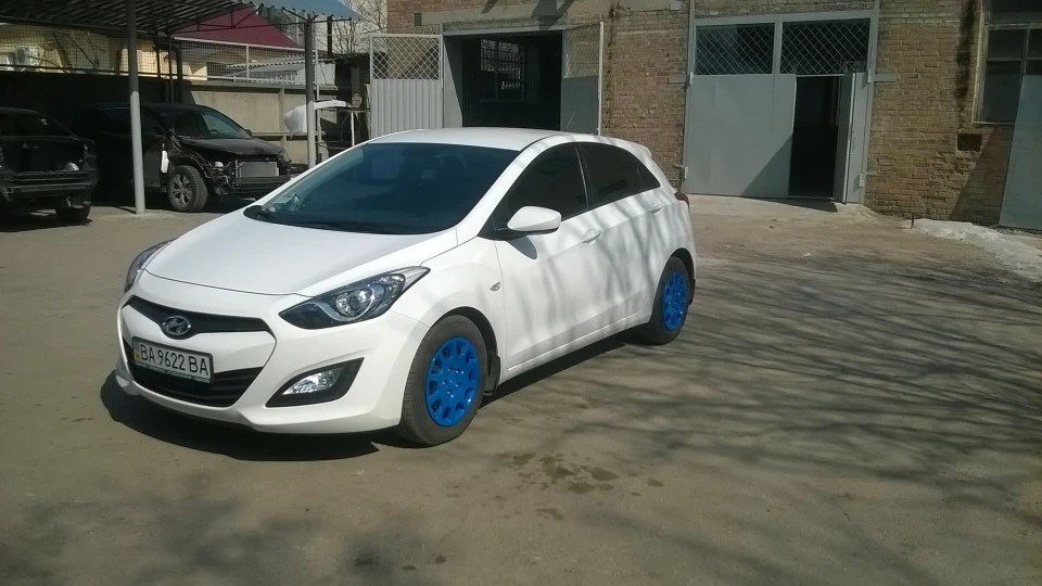 Hyundai i30 біленька айка))) 2