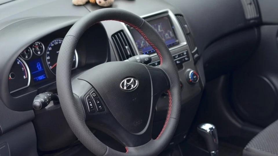 Hyundai i30 Red Bullet 4