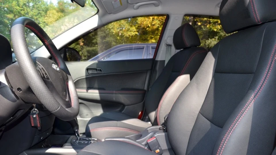 Hyundai i30 Red Bullet 5