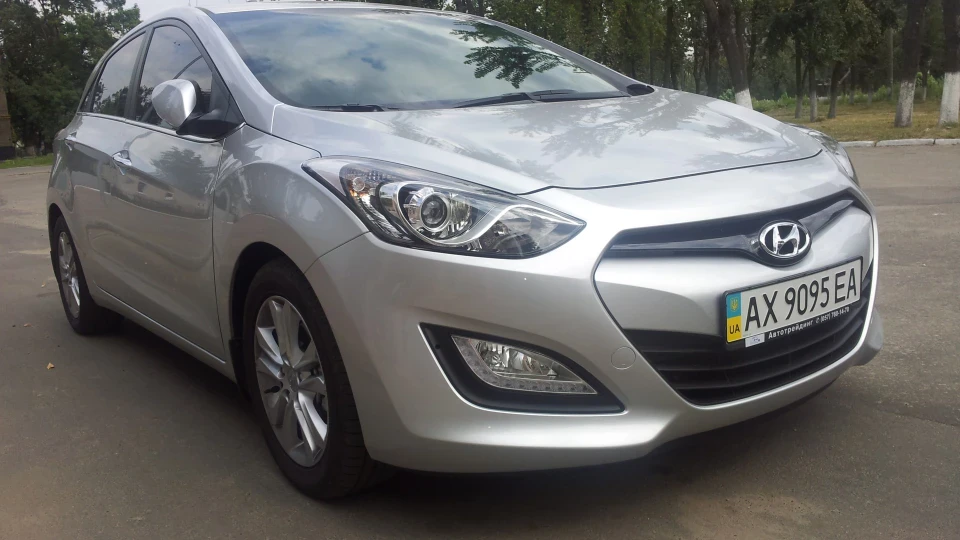 Hyundai i30 sleek silver 2