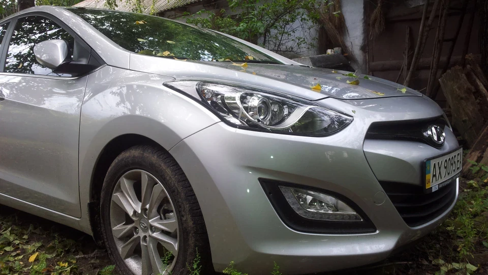 Hyundai i30 sleek silver 4