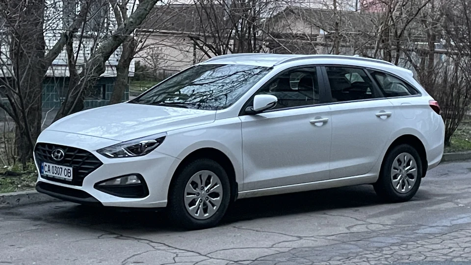 Hyundai i30 “WW” - means white wagon 2
