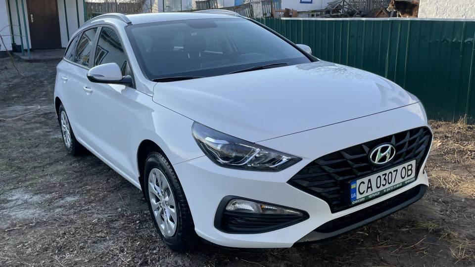 Hyundai i30 “WW” - means white wagon 4